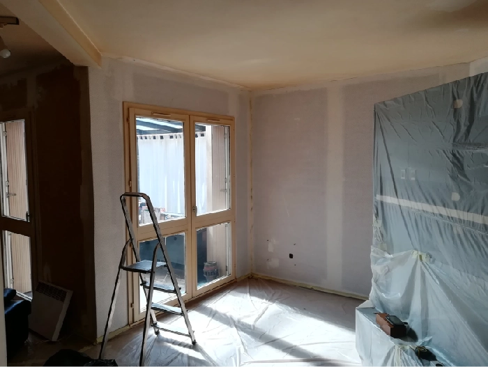 Salon pendant les travaux de rénovation à Saint-Orens-de-Gameville, Haute-Garonne