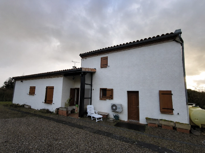 Façade avant travaux de peinture thermique — Les Cresses, Villespy, dans l'Aude
