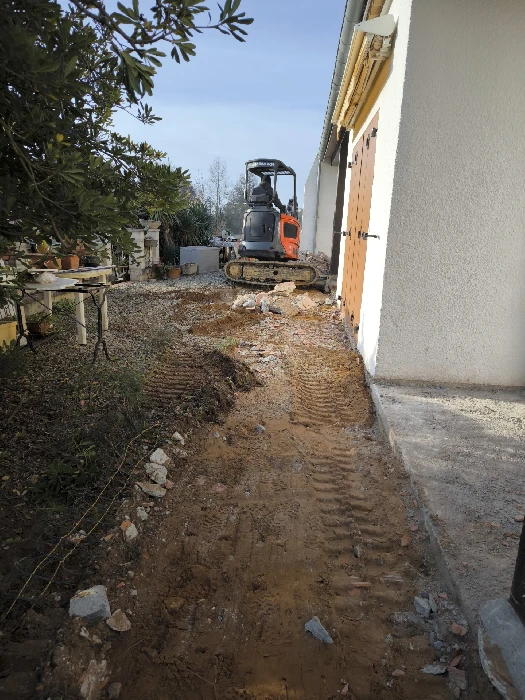 Démolition de l'ancienne dalle béton de la terrasse — Les Cresses, Villespy, dans l'Aude