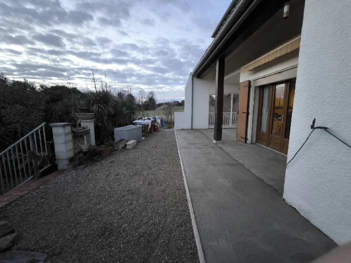 Nouvelle dalle béton réalisée avant pose du carrelage extérieur — Les Cresses, Villespy, dans l’Aude